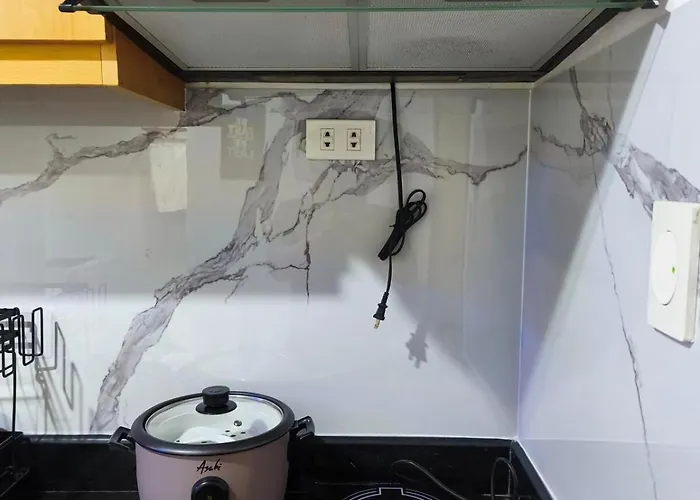 Cozy 1 Bedroom With Balcony Near Sm North Edsa *